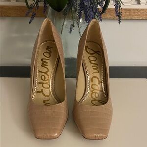 Sam Edelman Beige Croc-Patterned Heels
